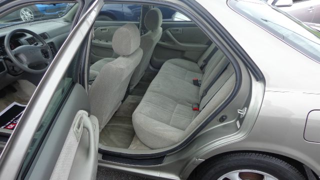 Toyota Camry 2000 photo 3