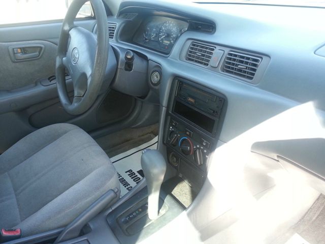 Toyota Camry 2000 photo 1