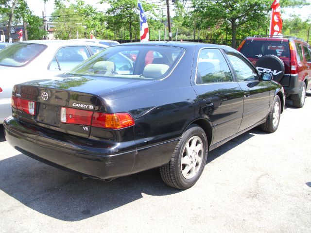 Toyota Camry 2000 photo 1