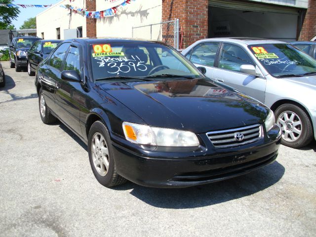 Toyota Camry 2000 photo 2