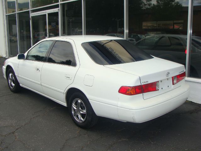 Toyota Camry SEL Sport Utility 4D Sedan