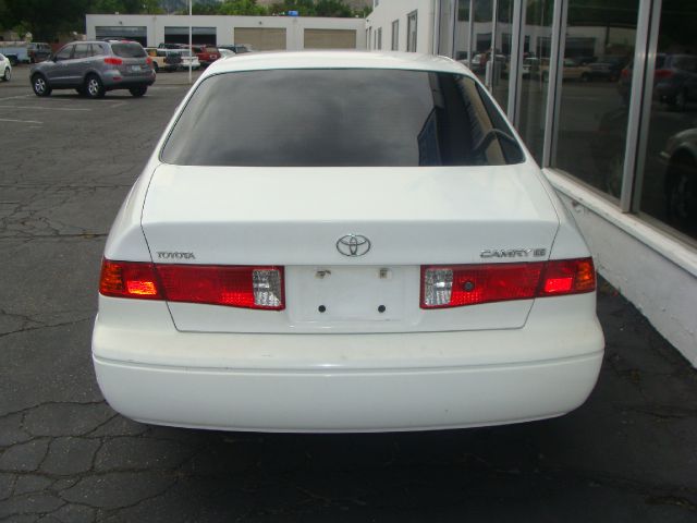 Toyota Camry 2000 photo 1