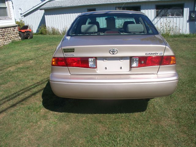 Toyota Camry 2000 photo 1