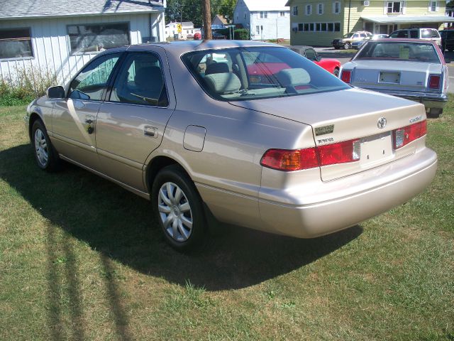 Toyota Camry 2000 photo 2