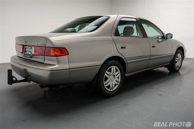 Toyota Camry 2000 photo 4