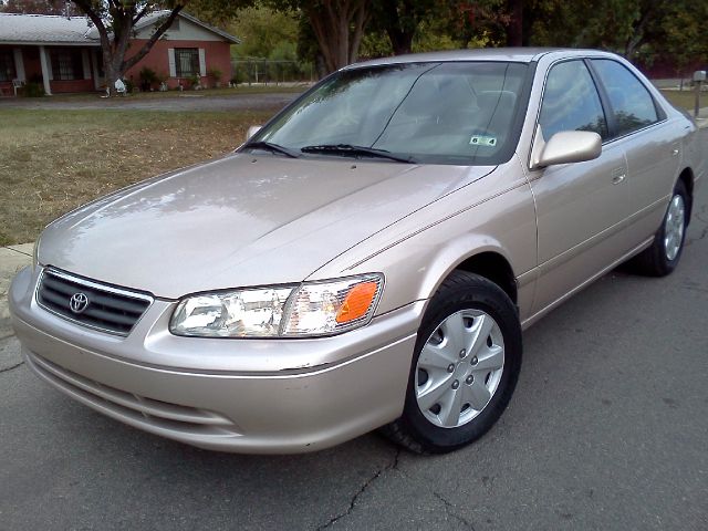 Toyota Camry 2000 photo 2