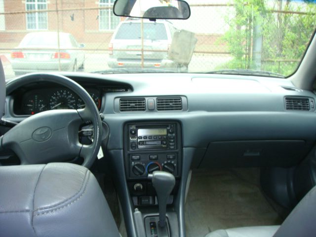 Toyota Camry 2000 photo 2