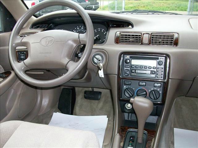 Toyota Camry 2000 photo 2