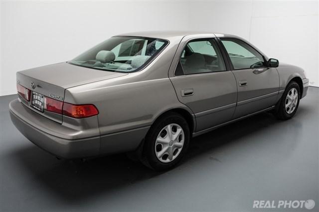 Toyota Camry 2001 photo 1