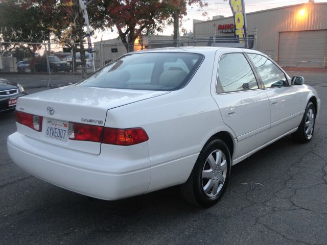 Toyota Camry 2001 photo 1