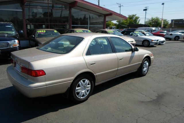 Toyota Camry 2001 photo 2