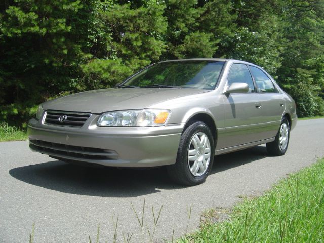 Toyota Camry 2001 photo 1