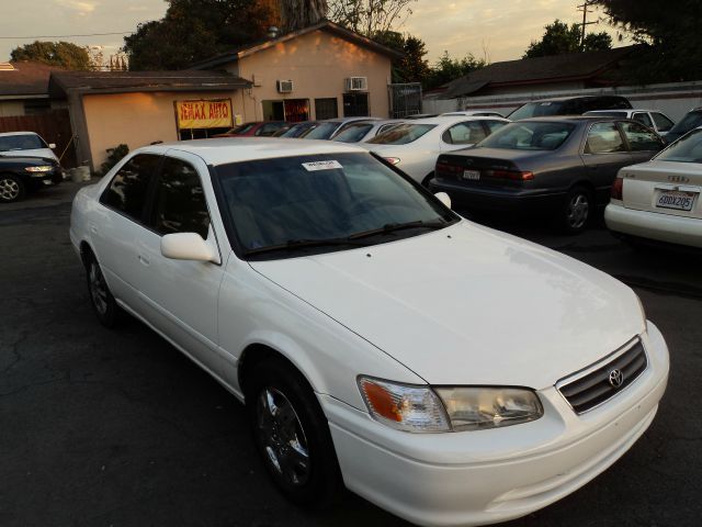 Toyota Camry 2001 photo 1