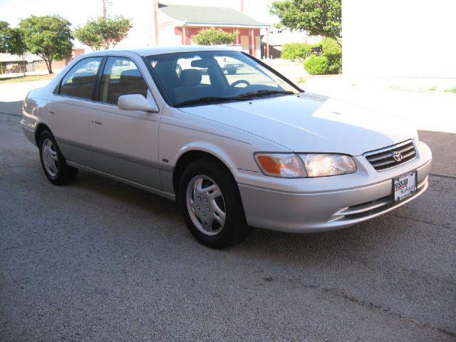 Toyota Camry 2001 photo 1