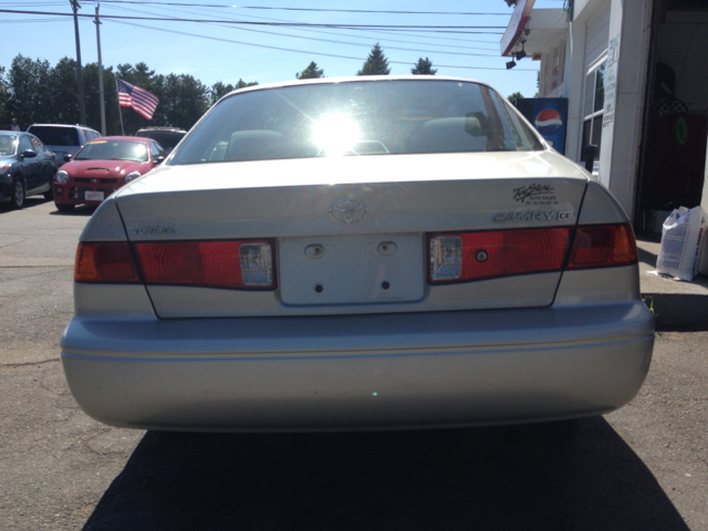 Toyota Camry 2001 photo 2