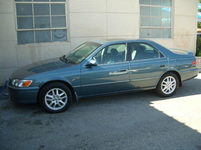 Toyota Camry Enthusiast 2D Roadster Sedan