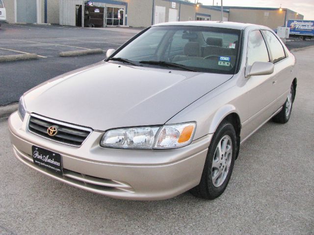 Toyota Camry 2001 photo 1