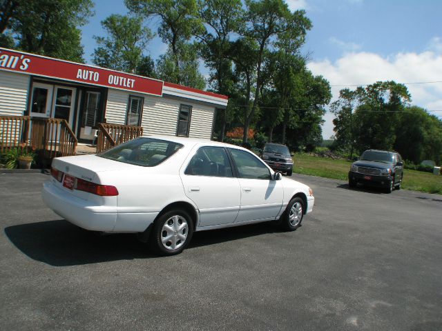 Toyota Camry 2001 photo 1