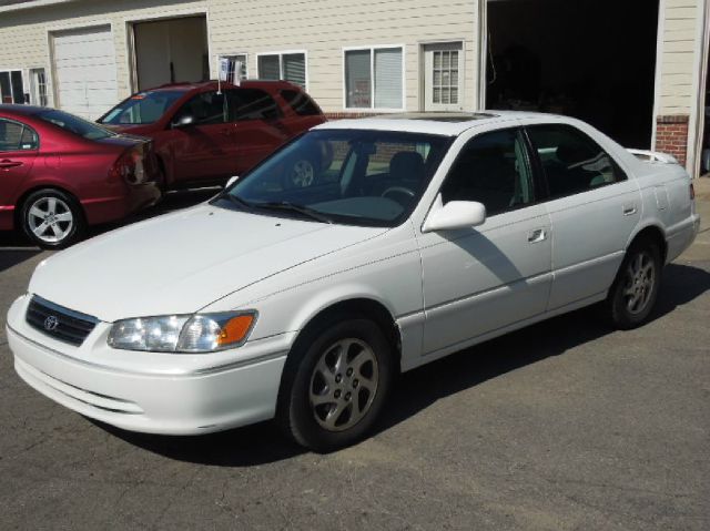 Toyota Camry 2001 photo 1