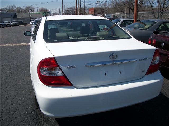 Toyota Camry 4x4 STX Sedan