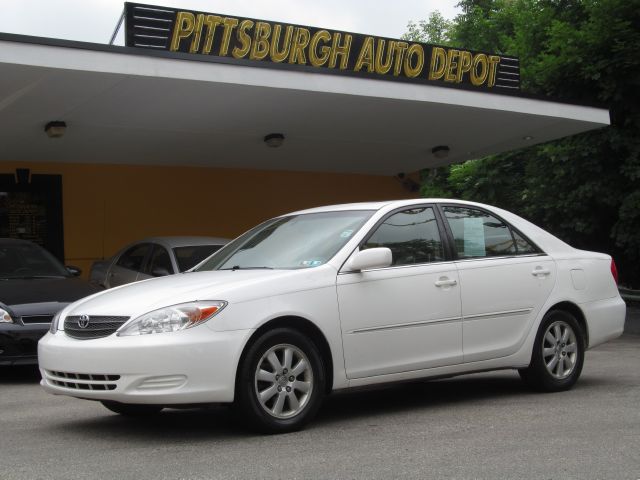 Toyota Camry Ext. Cab 6.5-ft. Bed 4WD Sedan