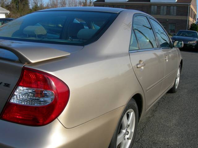 Toyota Camry SE Sedan