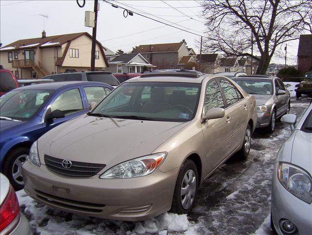 Toyota Camry 4x4 STX Sedan