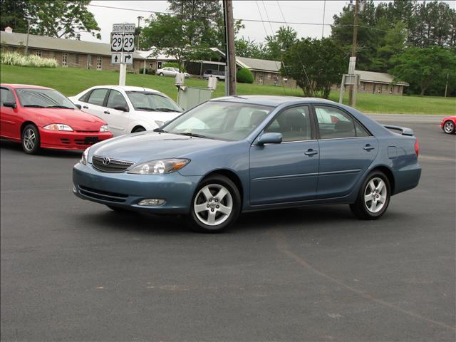 Toyota Camry SE Sedan