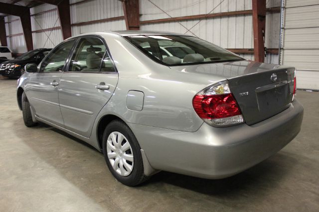 Toyota Camry 2005 photo 24