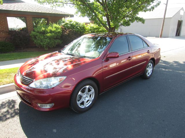 Toyota Camry SEL Sport Utility 4D Sedan