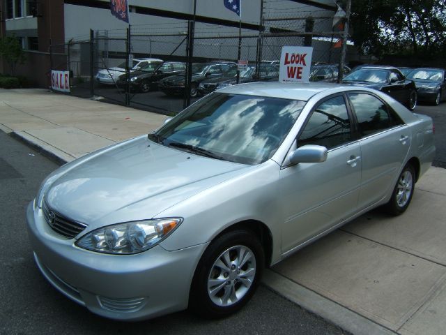 Toyota Camry Enthusiast 2D Roadster Sedan