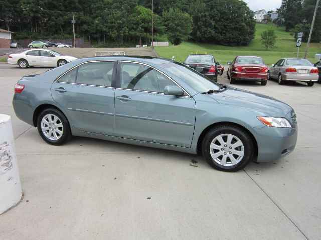 Toyota Camry SEL Sport Utility 4D Sedan