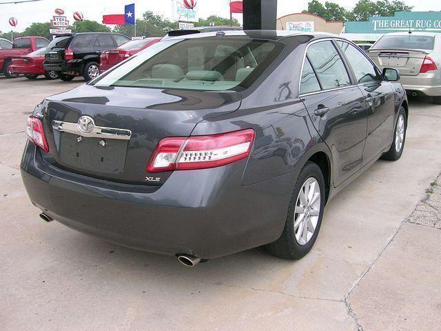 Toyota Camry 2010 photo 2