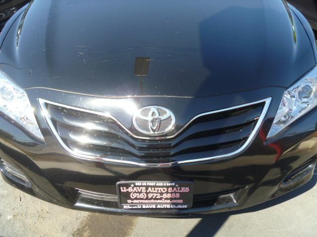 Toyota Camry 2010 photo 1