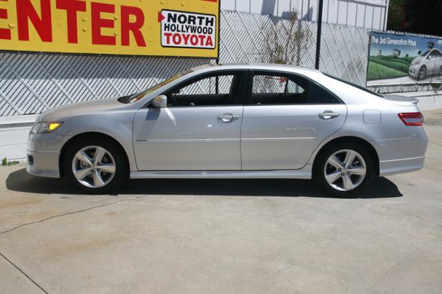 Toyota Camry SE Sedan