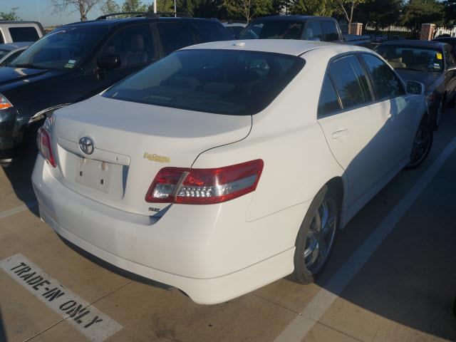 Toyota Camry 2010 photo 2