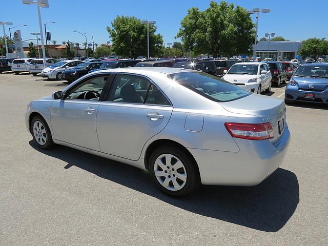 Toyota Camry 2011 photo 14