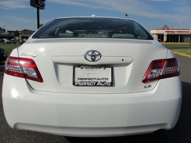 Toyota Camry 2011 photo 2