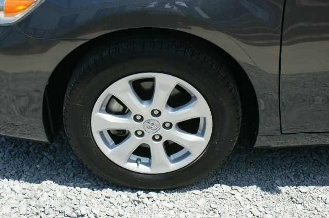 Toyota Camry 2011 photo 2