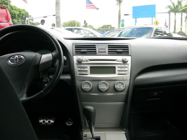 Toyota Camry 2011 photo 1