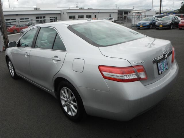 Toyota Camry 2011 photo 2