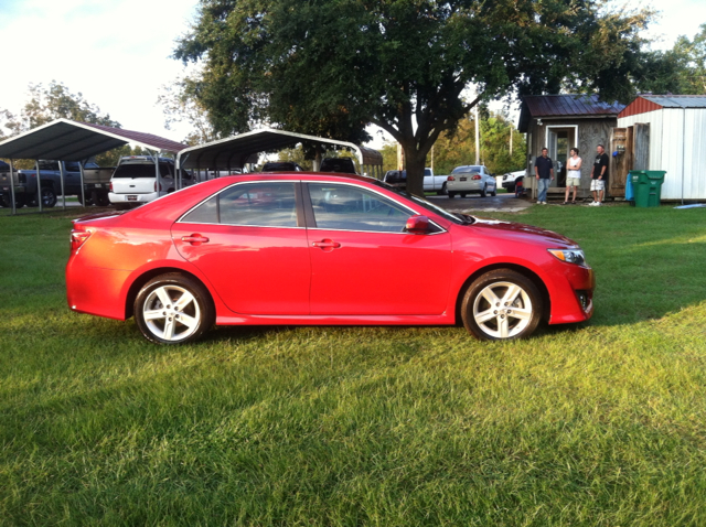 Toyota Camry SE Sedan