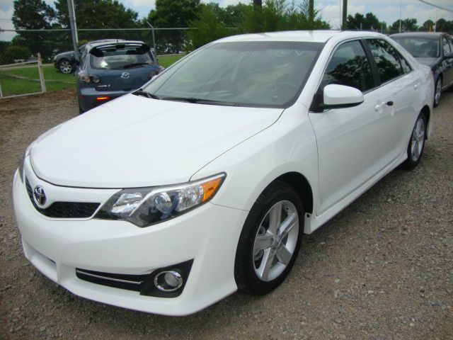 Toyota Camry SE Sedan