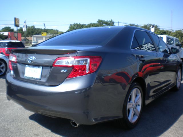 Toyota Camry 2012 photo 17