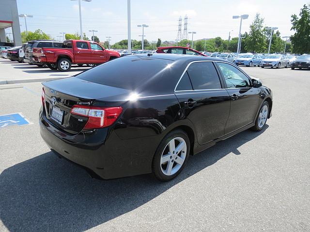 Toyota Camry Crew-short-sle1-6.6l Diesel Lly-4wd-tv/dvd-texas T Sedan