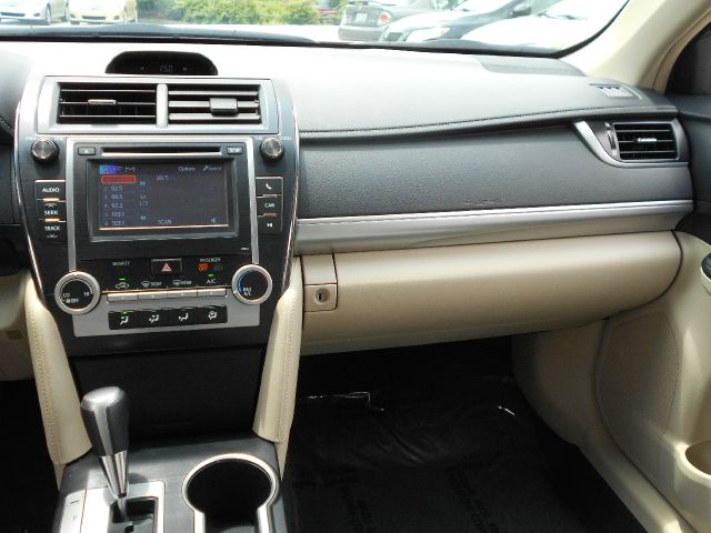 Toyota Camry 2012 photo 24