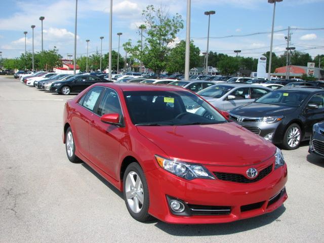 Toyota Camry 2013 photo 1