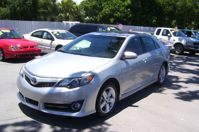 Toyota Camry SE Sedan