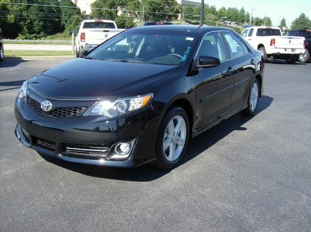 Toyota Camry SE Sedan