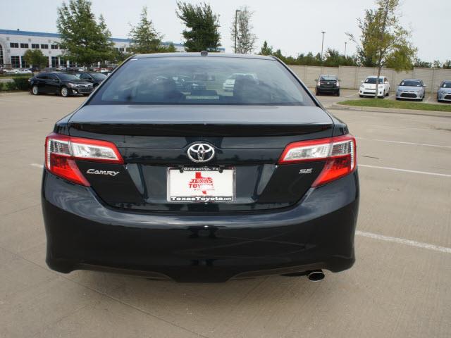 Toyota Camry 2013 photo 2